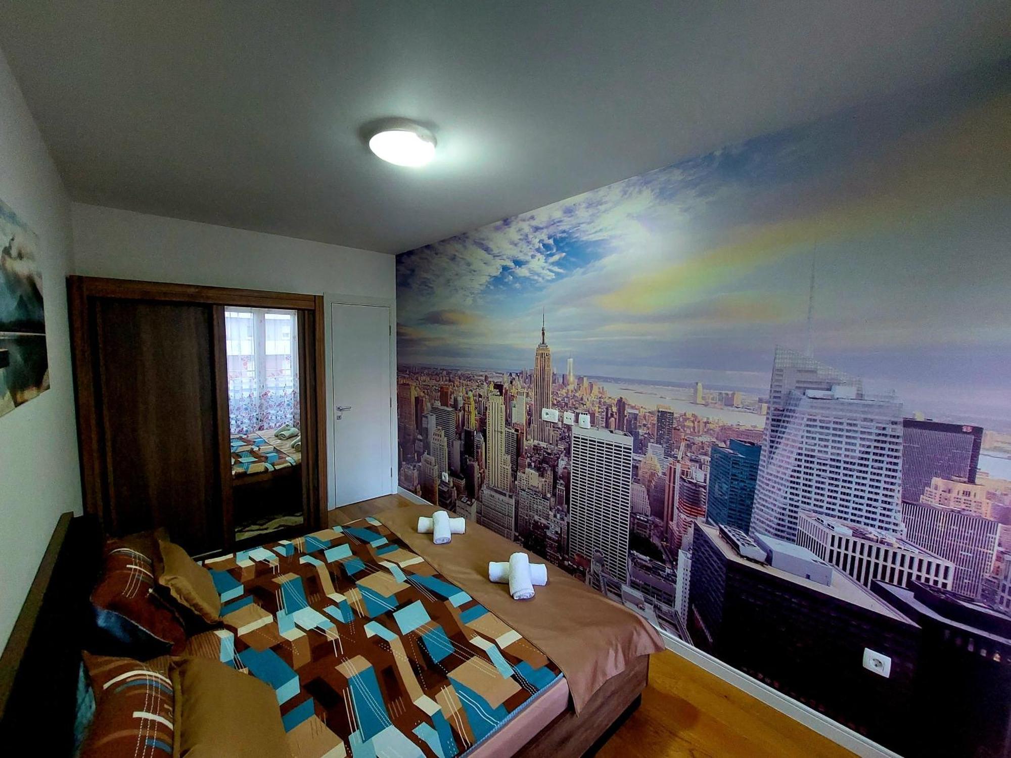 New York - Central Point Podgorica Extérieur photo